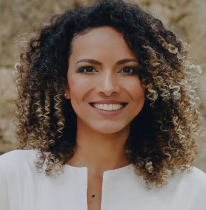 Tainara Elite Service